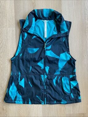 Lululemon Pack-It Vest Back Spin Stroke Print Blue Black Hooded Packable Size 12